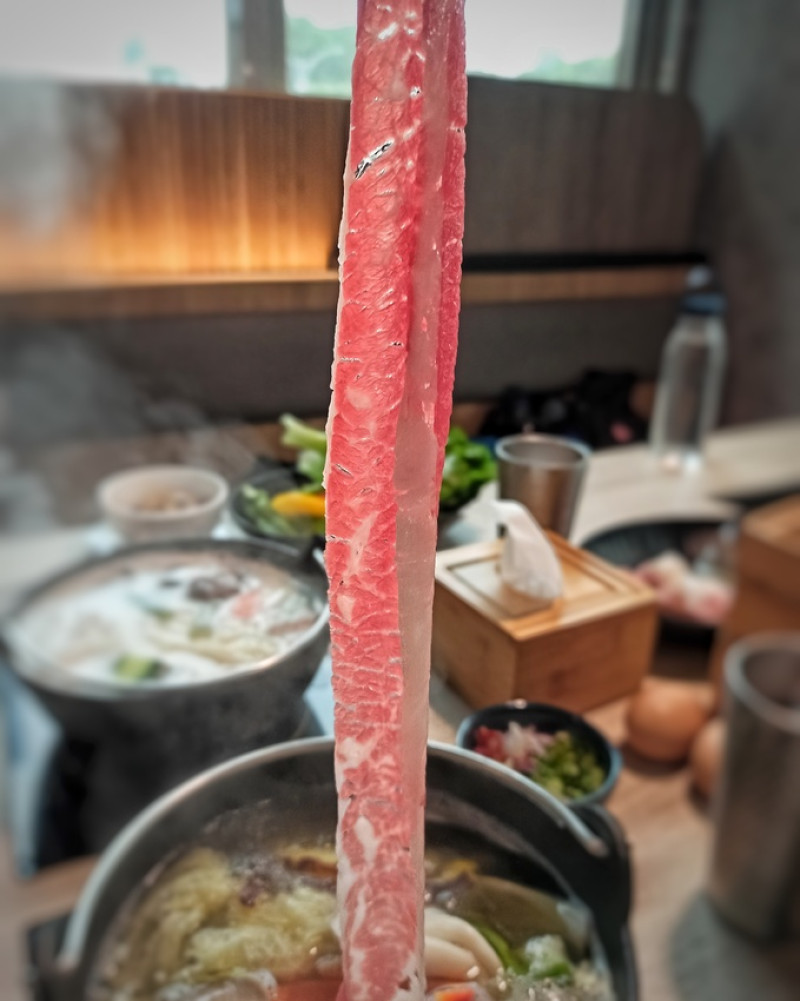 【台北中山】日暮裏冷藏和牛鍋物放題 台北南京店，個人和牛火鍋吃到飽，冷藏熟成肉品，個人火鍋推薦