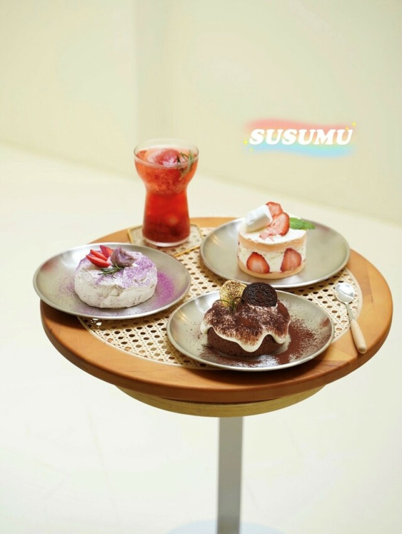 【新竹下午茶】西大路上新開幕『SUSUMU』韓系咖啡廳，販售各式療癒可愛的戚風蛋糕，也有飲品、咖哩飯可以選擇！ - 阿華田的美食日記
