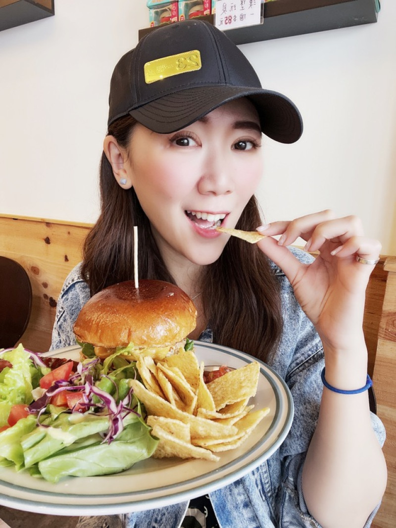 【宜蘭頭城美食推薦筆記】頭城早午餐-初來漢堡