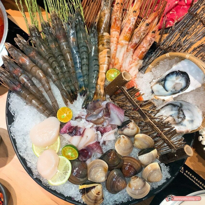 永和全新開幕火鍋！湯底每日現煮，超推！豪華又新鮮的海鮮＆肉盤～還有飲料、冰淇淋吃到飽～丹尼的吃喝玩樂～