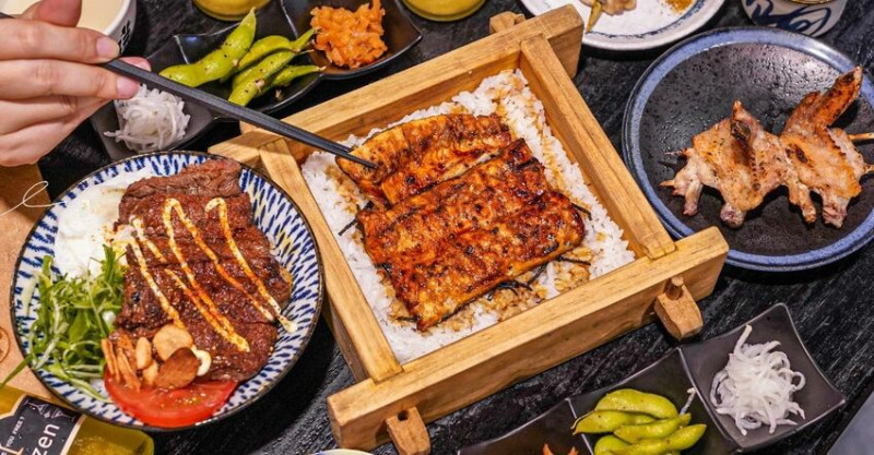 台中最好吃鰻魚飯，炭火直烤香氣超逼人，還有現熬全雞湯喝到飽，喝不完還能包回家～