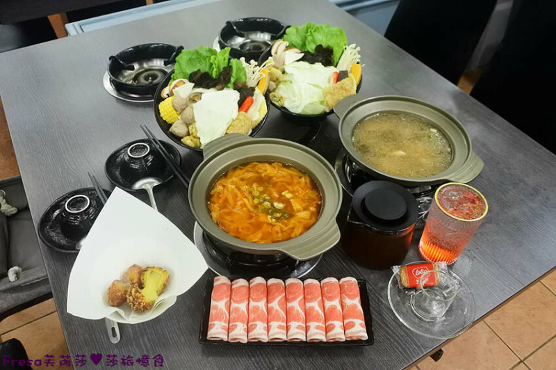 台南東區火鍋推薦【貍偷聚門】整罐剝皮辣椒熬煮超實在.韓國學習回台的酸香有勁泡菜鍋 │台南特色火鍋│東區美