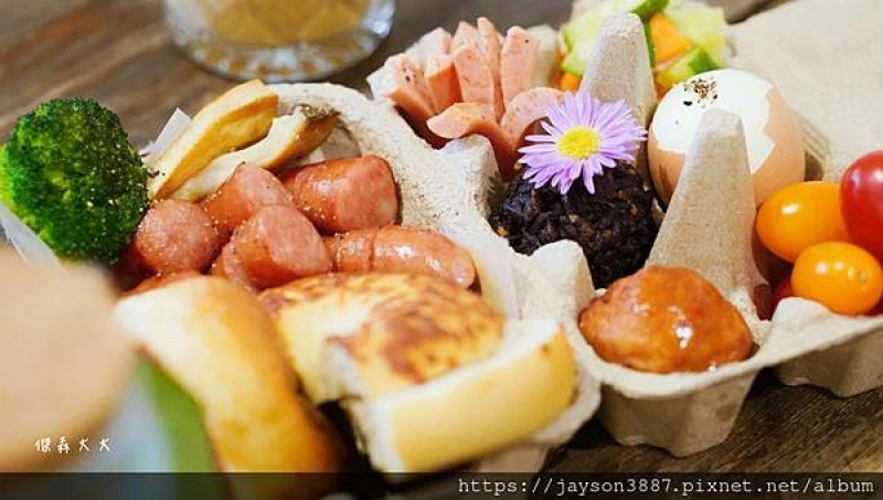 【食記】台北| 北門* 草原派對 大稻埕草原系文青復古咖啡廳