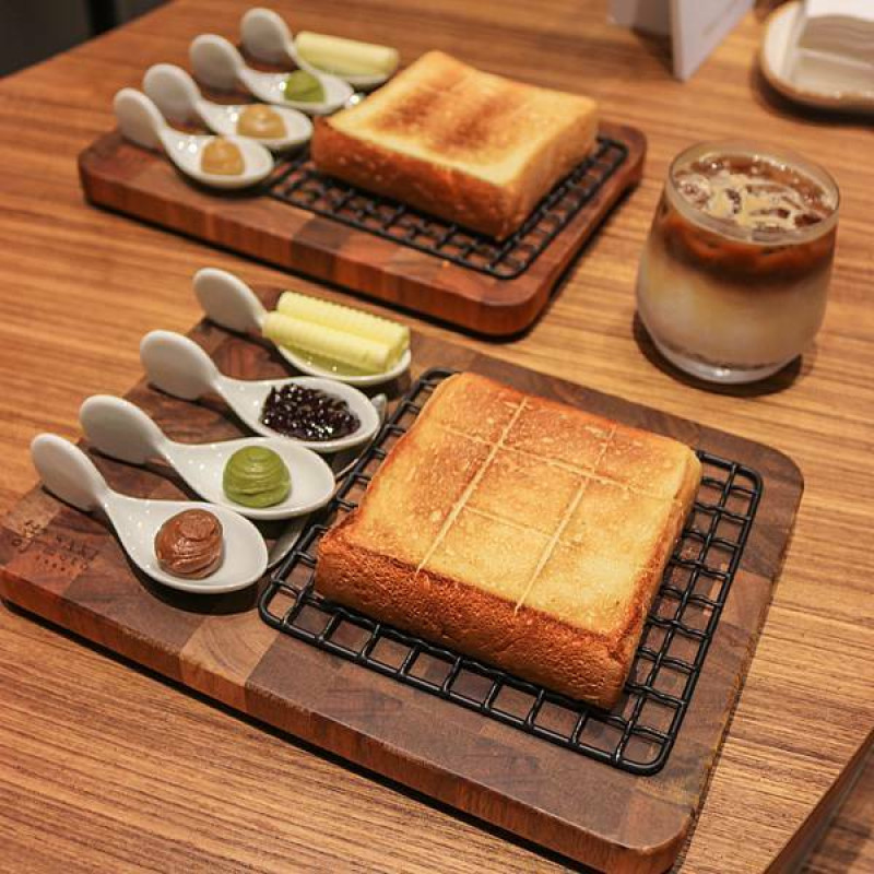 【下午茶推薦】嵜本SAKImotoBakery～板橋大遠百全新開幕～日本原物料直送～天然、不加任何東西的生吐司～防疫期間外帶全面88折優待～