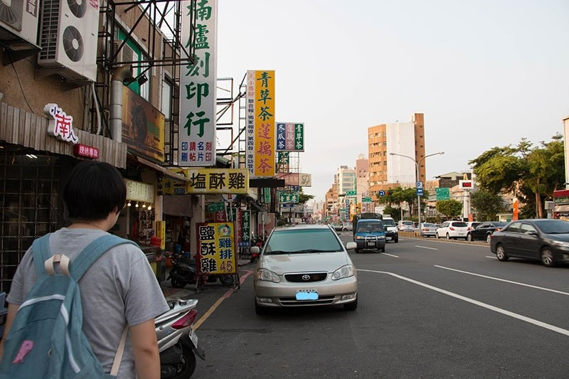 【台南│古早味飲品】記憶中的消暑涼飲─小西腳青草茶、協進國小旁古早味紅茶
