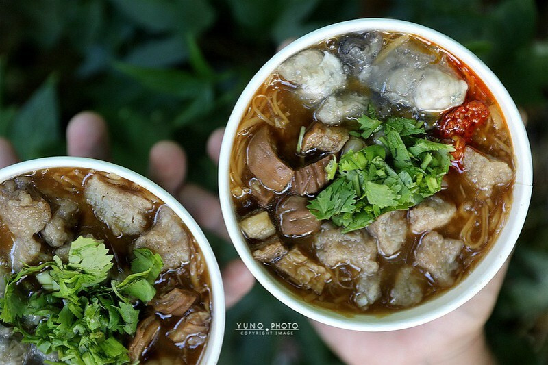 老饕才知道的隱藏三寶麵線攤 網評4.7星 鮮蚵、滷大腸、燒肉丁一次滿足｜許記麵線