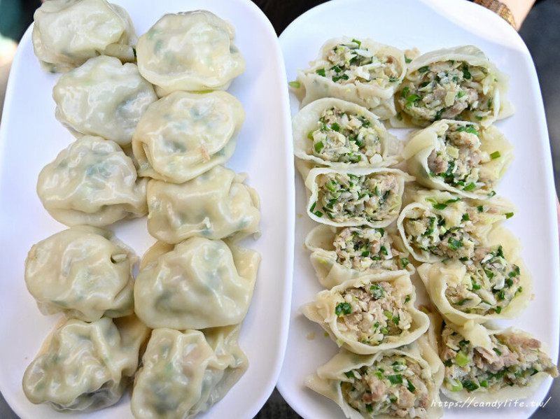 楊媽媽的店｜隱身在中興大學旁的銅板美食，蒸餃必點，皮薄餡多，現點現蒸，加辣更夠味～