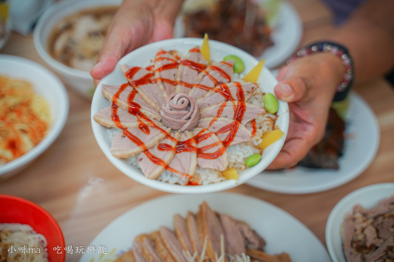鐘予原味 當歸鴨-忠孝店 ▏不在菜單上的隱藏版玫瑰鴨肉飯 想吃得碰運氣。營業到凌晨一點 當歸湯續喝不加錢。板橋宵夜 / 板橋捷運府中站美食推薦