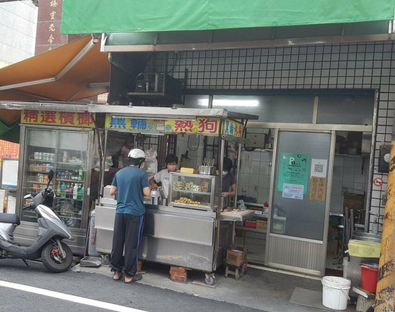 在地人熟門熟路的口袋名單-嘉義大天宮無名黑輪攤