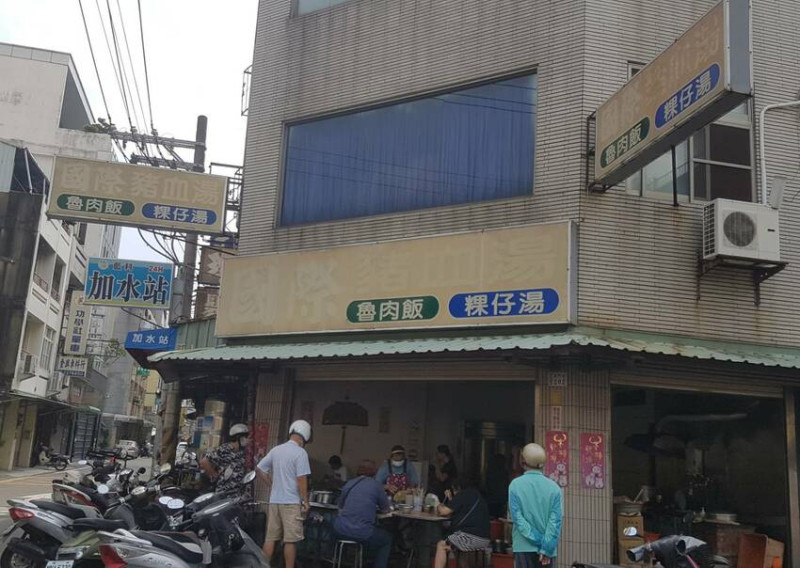 料多超豐富只開三小時-嘉義國際豬血湯