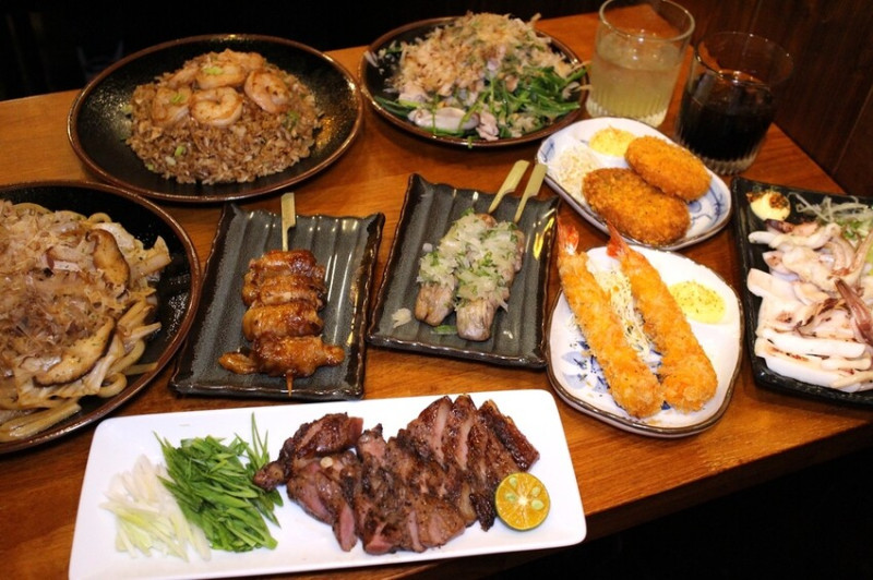 【松山居酒屋推薦】南京三民站美食推薦/台北深夜食堂/日式居酒屋/炭火日式串燒/松山區美食-老菘田居酒屋