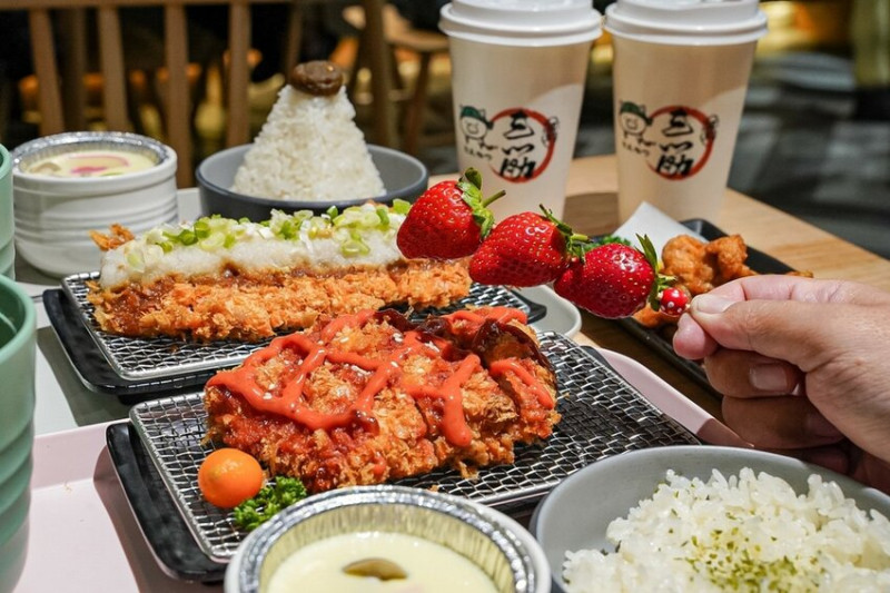 高雄美食｜冬季限定最狂的草莓豬排/草莓干貝豬排無違和好好吃/來自日本蔵前的三筋豬排