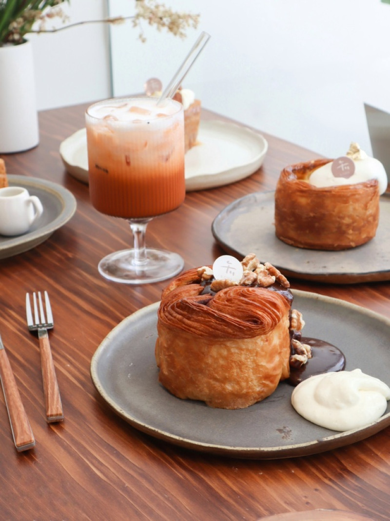 午冬甜點-熱門千層擴大經營，抹茶控不能錯過、肉桂捲、可頌、千層布丁、FLAN