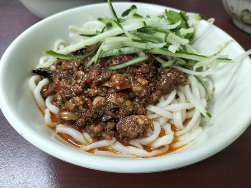 辣中帶香味道有層次的虎辣麵-嘉義趙記溫州大餛飩