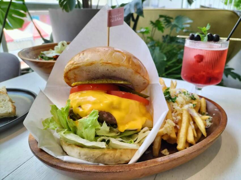 穿短褲、吃美食、配好酒樂享生活-嘉義短褲餐酒餐廳