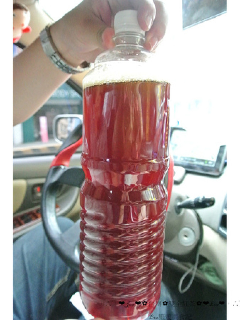 【食記】oO。。台南　安平區　雙全紅茶　排隊　紅茶　好喝的排隊紅茶，賣完可就又要在等明天囉～oO。o○。　        
      