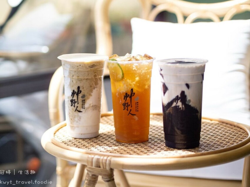 【艸野人綠豆沙牛奶】恆春美食推薦，高顏值完美漸層飲料，超人氣墾丁網美飲料│菜單