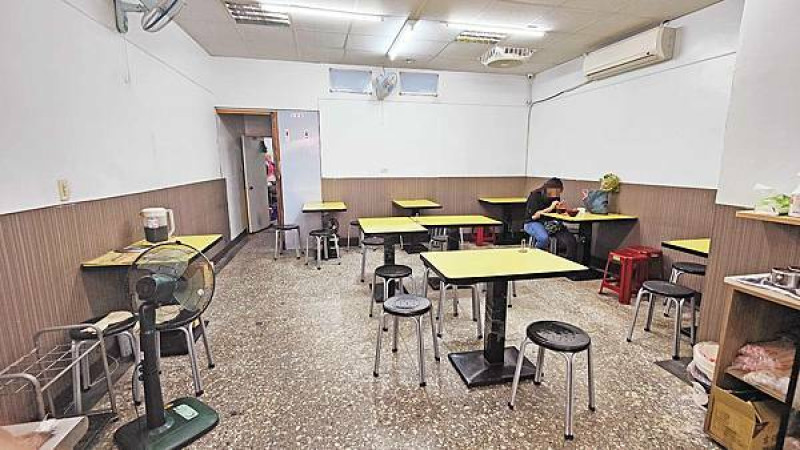 【板橋美食】黑媽媽鴨肉麵食館-只有附近人才知道！超過３０年老字號的鴨肉麵店