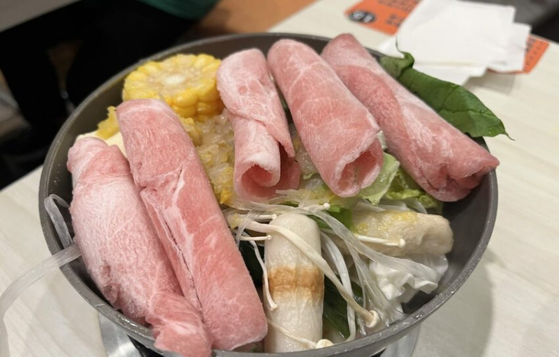 蘆洲美食｜鍋台銘蘆洲民族店:咖哩飯吃到飽，多種飲料霸氣供應 附菜單