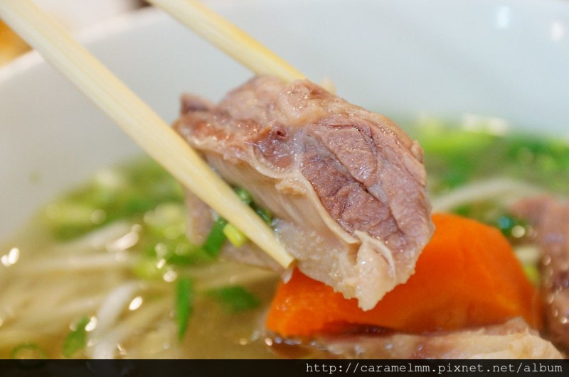 【台北大安】老宋記真善美牛肉麵 人氣五顆星牛肉麵 粉嫩牛肉+鮮甜回甘的湯頭搭配中藥香滷味  安居街/六張犁/六張犁捷運站/麟光捷運站