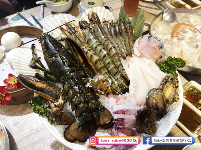 【東區海鮮火鍋】蛤?! Huh Pot 台北忠孝店，北台灣首間正宗卜卜蜆專門店，互動式餐廳好吃又好玩｜Ruby說美食享受旅行(@tour_ruby530)