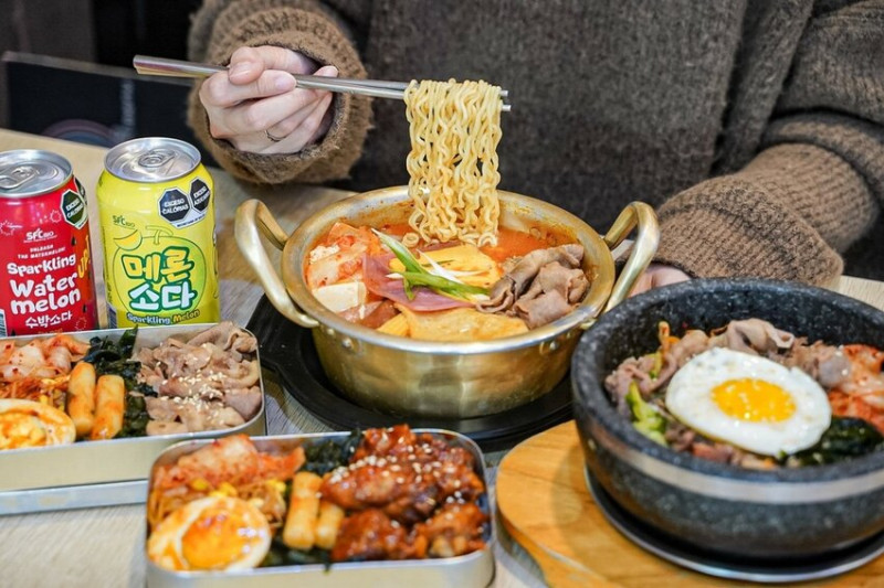 高雄美食｜獨享部隊鍋份量十足CP值高/起司炸雞超會牽絲/週年活動吃飯抽現金/潮韓食