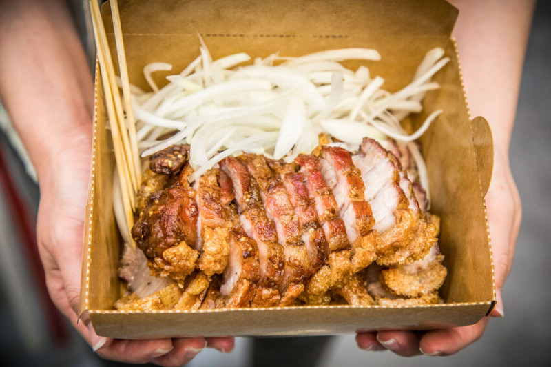 桃園市桃園區有利脆皮豬｜爆脆香酥有夠強啦！脆到無法無天的極品脆皮豬