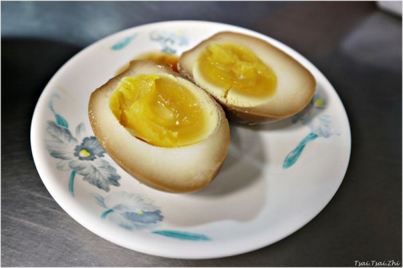 [宜蘭礁溪]義眾魚羹之家(協天廟旁)|七十年鯊魚羹老店，眾多美食節目採訪報導|魚羹湯、黃金蛋