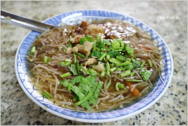 [宜蘭羅東]玉芬正宗米粉羹(蘭陽老店)|小魚乾熬煮之鮮美湯頭|米粉羹、一串心在地好味道(營業時間06:00-14:00)