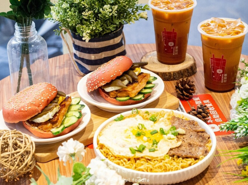 【蕃茄村概念店烈美門市】單店期間限定三倍辣椒！西屯早午餐爽吃三倍辣加泰式奶茶│菜單