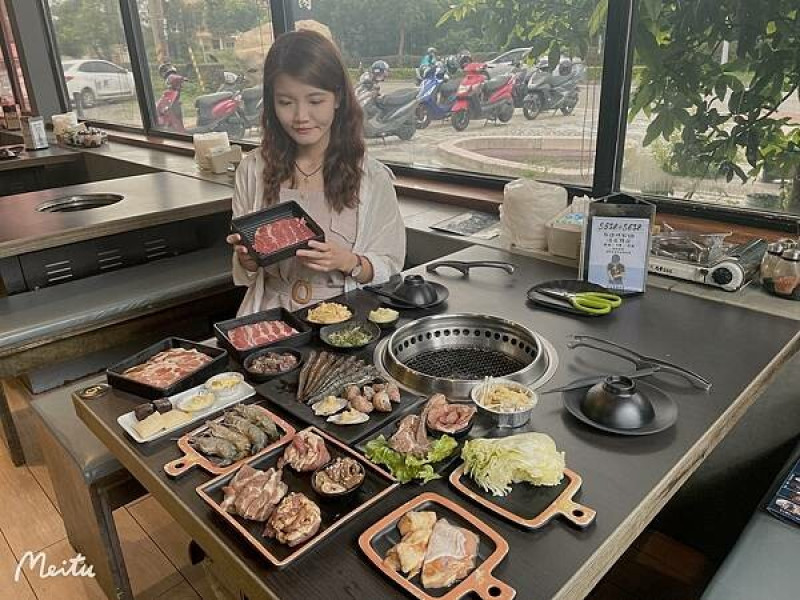 金門美食推薦【肉坊燒肉】精緻燒烤吃到飽。平民價格極致饗宴，火烤兩吃讓各位饕客大大滿足~