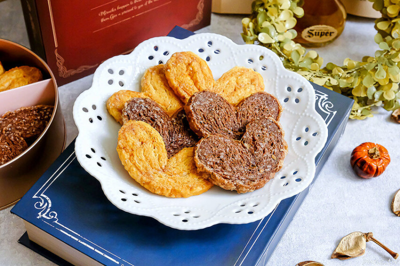 蝴蝶派奶香原味、香醇可可，巷弄內的UniPie甜點工作室，馨香檸檬千層派好酥脆！