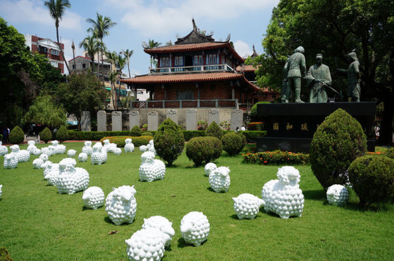 【台南中西區】小綿羊進駐赤崁樓，打卡新熱點。療癒古蹟之旅ｘ赤崁樓周邊美食。