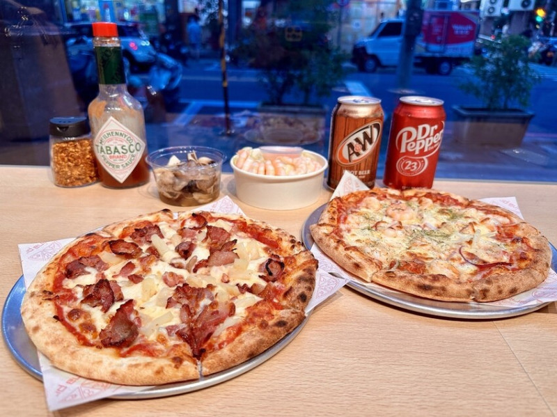 新北。永和︱頂溪站：法式起源的平價美式薄皮披薩Farina Pizza 法里娜披薩︱外帶自取9折