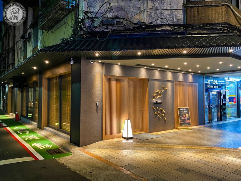 【 台北鐵板燒 ．新店探訪 非吃不可】〈魚貫鐵板燒〉犒賞自己不需花費太多就可以同時吃到A5和牛、澳洲水姑