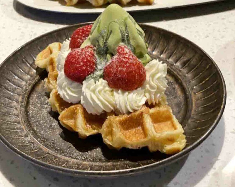 一Ｏ八抹茶茶廊「新竹巨城店」搶先首賣六款日韓流行甜點 「可芙鬆餅 Croffle」 ～ 酥脆如可頌，Q軟如鬆餅   