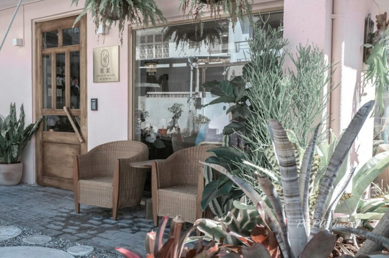 台中西區｜cafe  YinYun Cafe氤氳香氛咖啡選品複合店-還有咖啡輕食、喀什米爾，瀰漫香氣空間有點甜