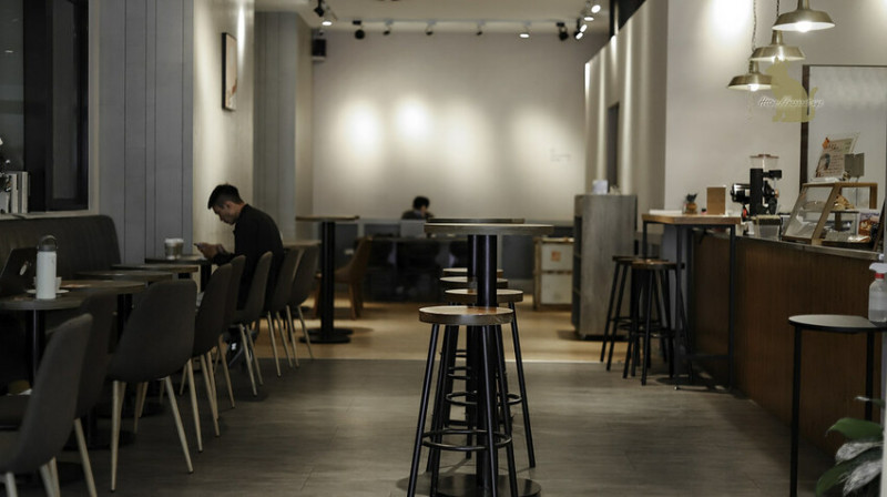 台中蔬食｜咖啡館　VegBite cafe薇麥蔬食咖啡－自家烘焙韓系質感有手作輕食甜點，今日咖啡手沖價$60，好親