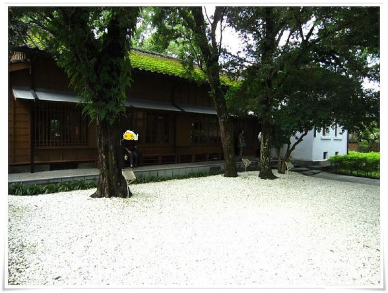 【星羽愛玩樂-宜蘭】小巧莊嚴羅東天主堂，東西洋交錯精美建築~羅東北成天主堂+宜蘭設治紀念館。