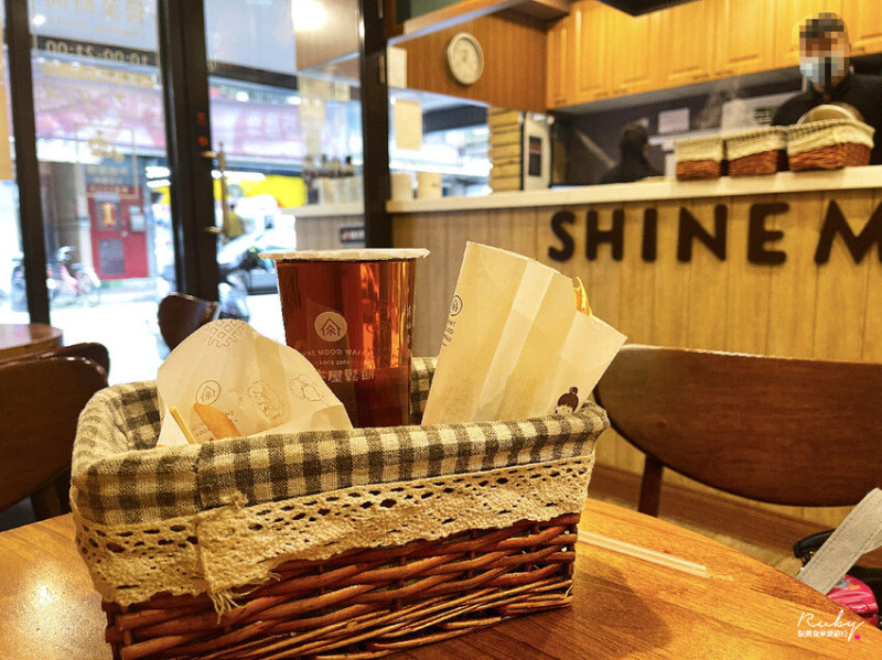 【連鎖美食】小木屋鬆餅-台北錦州店，平價美味的鬆餅，可惜每次吃品質都不一定｜Ruby說美食享受旅行(@tour_