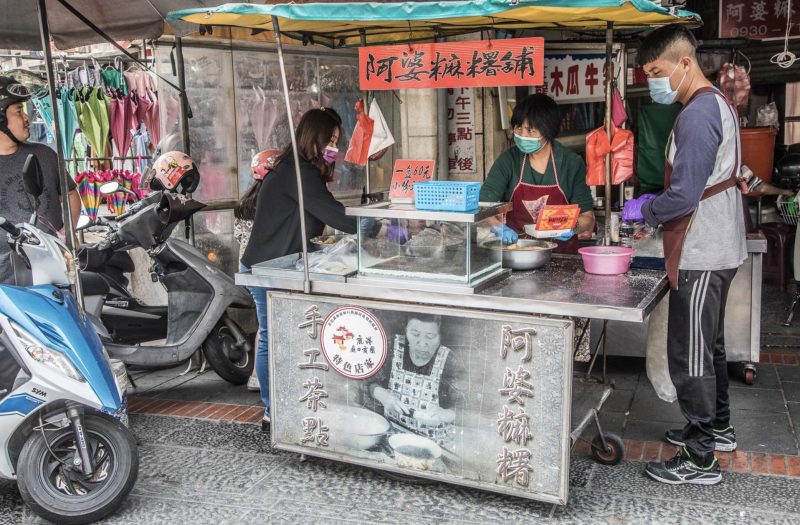 彰化縣鹿港鎮阿婆麻糬舖｜一天只賣四小時阿婆麻糬，秒殺級現包古早味麻糬滿滿