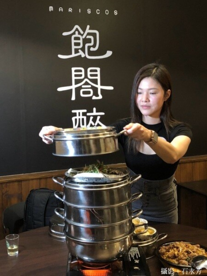 台中科博館美食推薦「飽閤醉酒店」四人餐豪華五層海鮮塔1000元