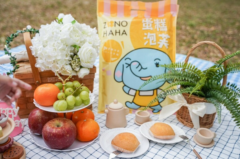 高雄美食｜野餐必備銅板美食ZONO HAHA蛋糕泡芙/軟綿的蛋糕泡芙內餡濃郁冰淇淋 吃一口就欲罷不能/狸小路手作烘培 新堀江門市