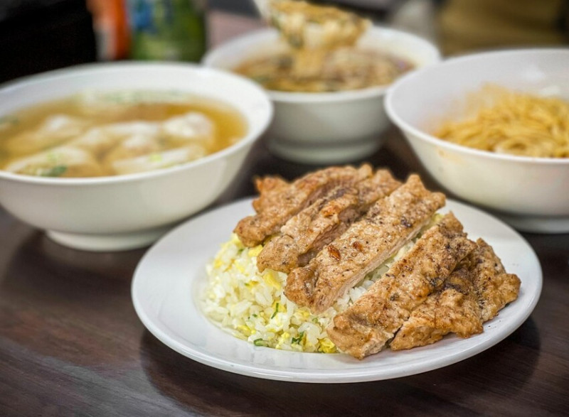 台北市北投區丰清揚小吃店｜鼎泰豐師傅自己開，70元吃得到鼎泰豐等級的炒飯？！