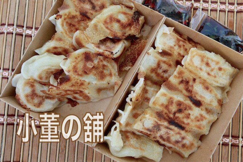 吃。台南美食｜永康區。「小董の舖」網路Google151則評論4.9顆星好評好成績， 熱騰騰會牽絲起司煎餃美味跟