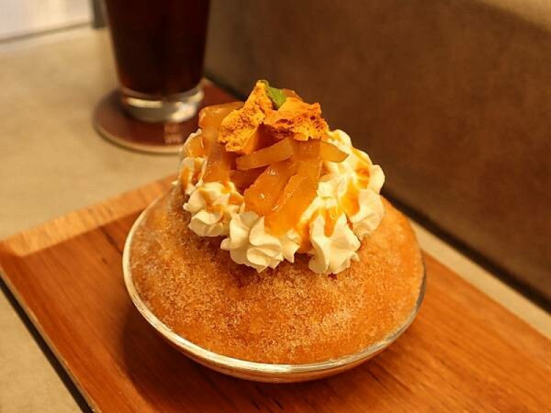 屋潤｜灰白裝潢優雅怡人，刨冰/舒芙蕾/飲料質感美味！｜高雄三民