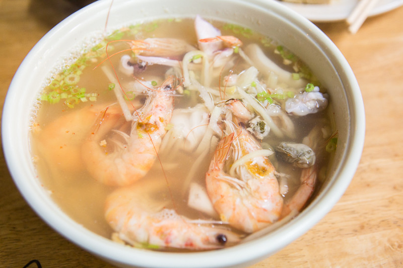 |食|高雄新興 香味海產粥 人潮不絕的鮮味海產粥