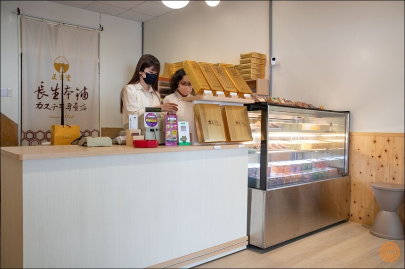 台南市中西區台南知名伴手禮｜彌月蛋糕推薦：長生本舖金蜂蜜蛋糕專賣店