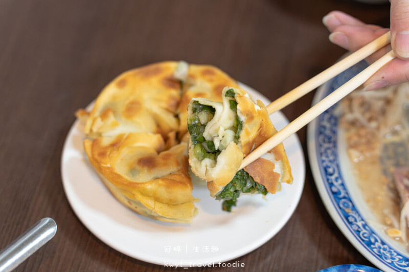 【李記小館】超有料手工蔥油餅！金門金城鎮美食推薦，銅板價澎派海鮮麵線、虱目魚柳、魷魚是必點│菜單