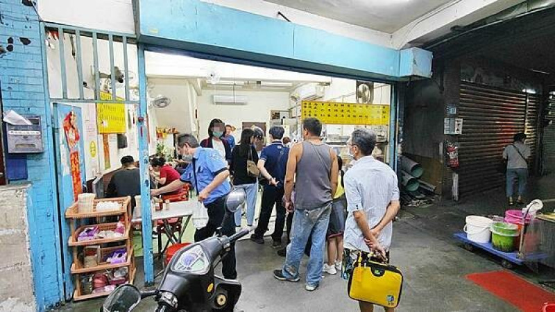 阿珠の店 黑白切｜乾意麵絕對是必吃，便宜又大碗好吃的小吃店